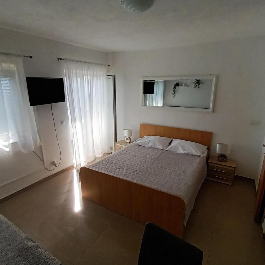Apartments Monika 奥米什 外观 照片