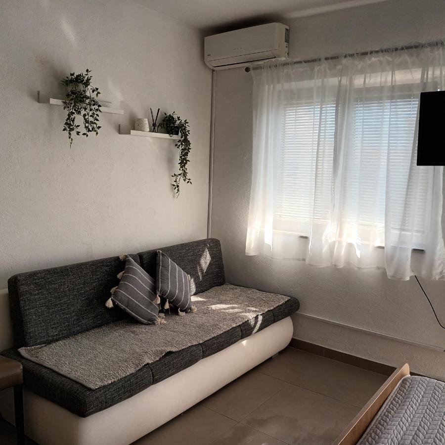 Apartments Monika 奥米什 外观 照片