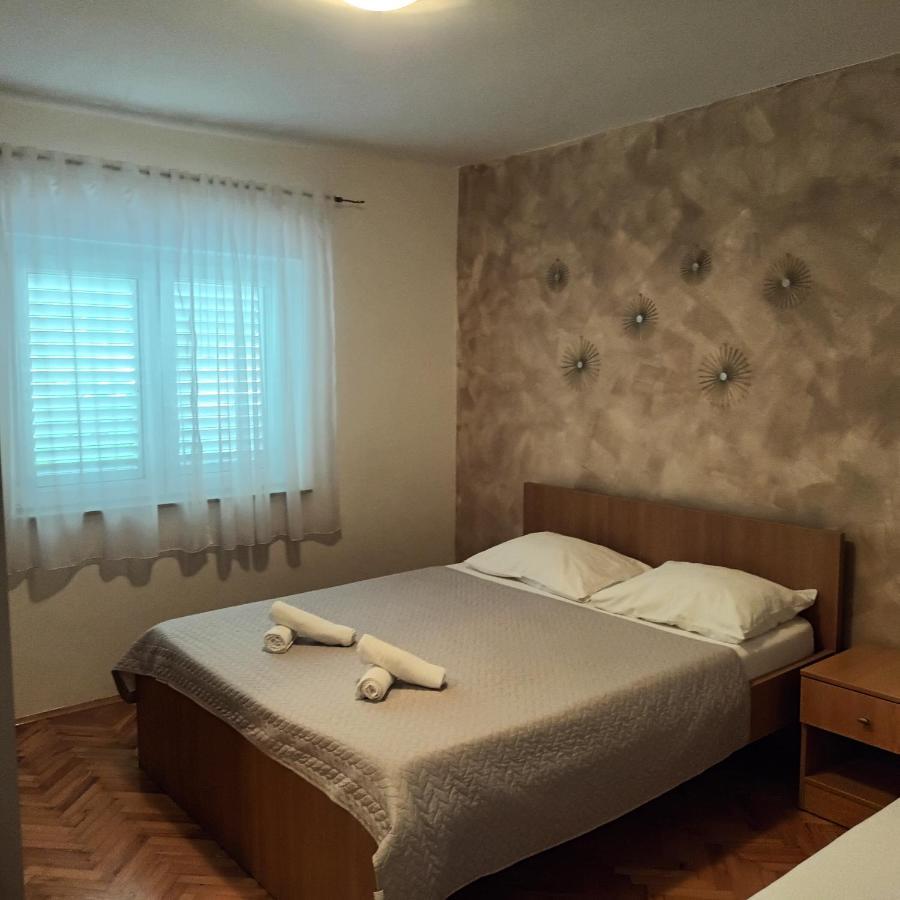 Apartments Monika 奥米什 外观 照片
